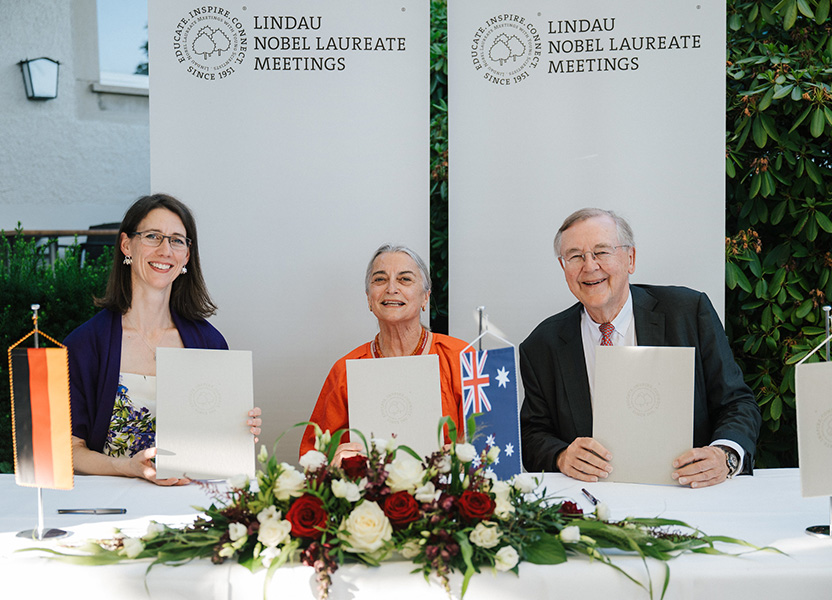 Young Australian scientists learn from Nobel laureates 